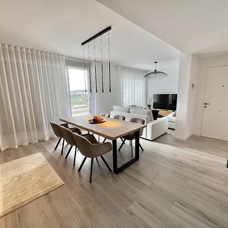 Apartment 42 - Penthouse A Cancelada *